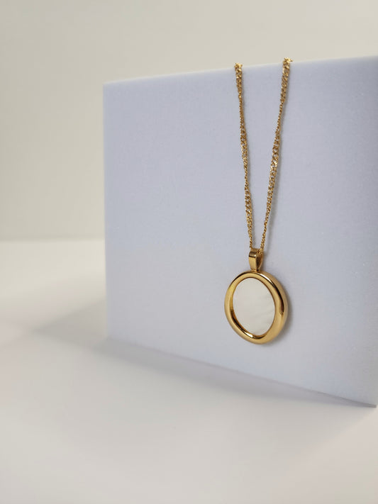 White Shell Oval Shaped Pendant