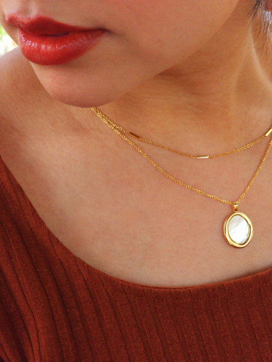 White Shell Oval Shaped Pendant